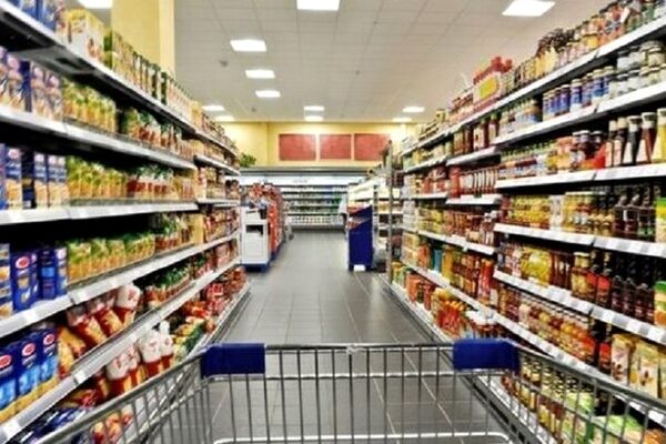 مقایسه قیمت یک ساله کالاهای اساسی از شیر تا گوشت/ قیمت تخم مرغ چهار برابر شد؛ بهای برنج ۵ برابر