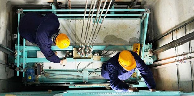 چطور متوجه شویم آسانسور نیاز به تعمیر فوری دارد؟ ۷ نشانه مهم