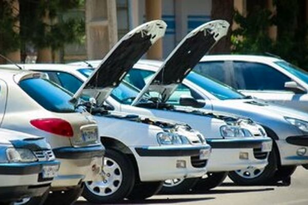 قیمت روز خودرو؛ بازار خودرو در سراشیبی قیمت
