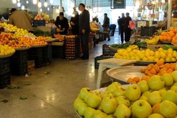 قیمت میوه و صیفی‌ چند؟/ گرانی در بازار میوه های نوبرانه