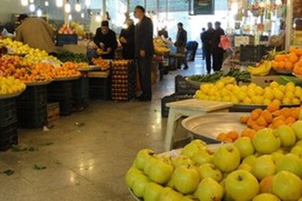 قیمت میوه و صیفی‌ چند؟/ گرانی در بازار میوه های نوبرانه