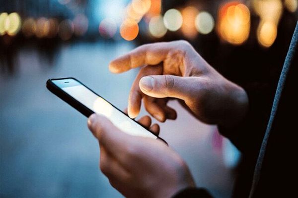 تعرفه هر دقیقه مکالمه با تلفن همراه چقدر است؟