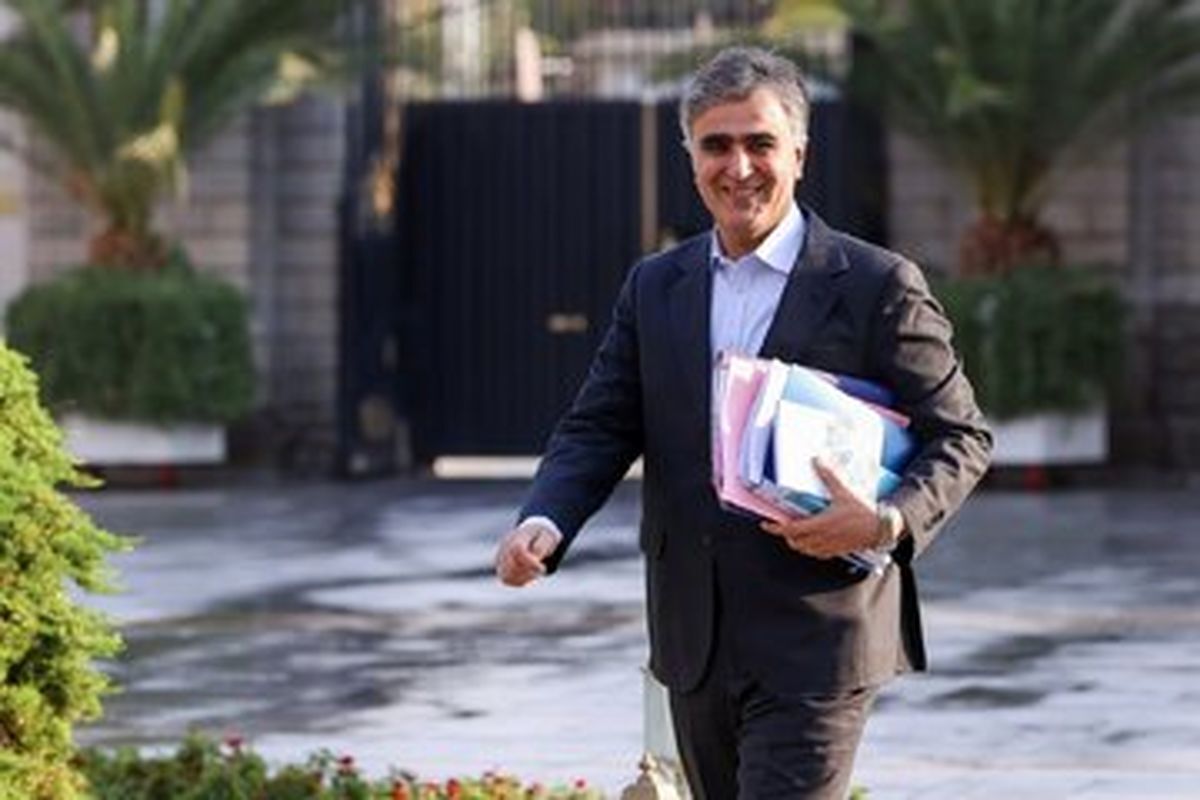 هشدار جدی رییس‌کل بانک مرکزی؛ این بانک ها منحل می شوند
