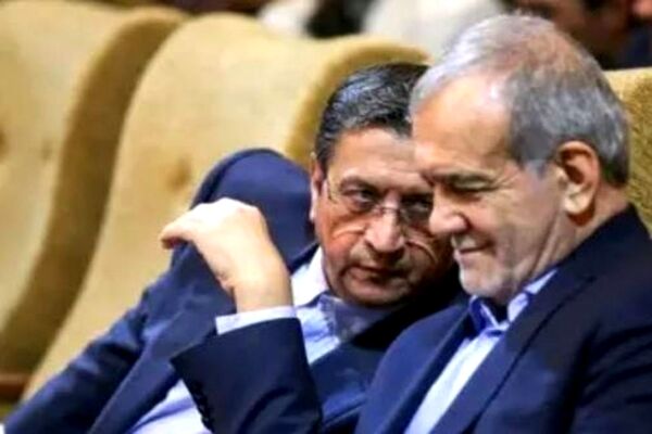 نوسانات قیمت دلار دست دولت نیست / کاری از دست پزشکیان و همتی برنمی‌آید!

