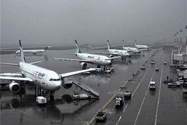پروازها تا بعدازظهر فردا لغو می مانند
