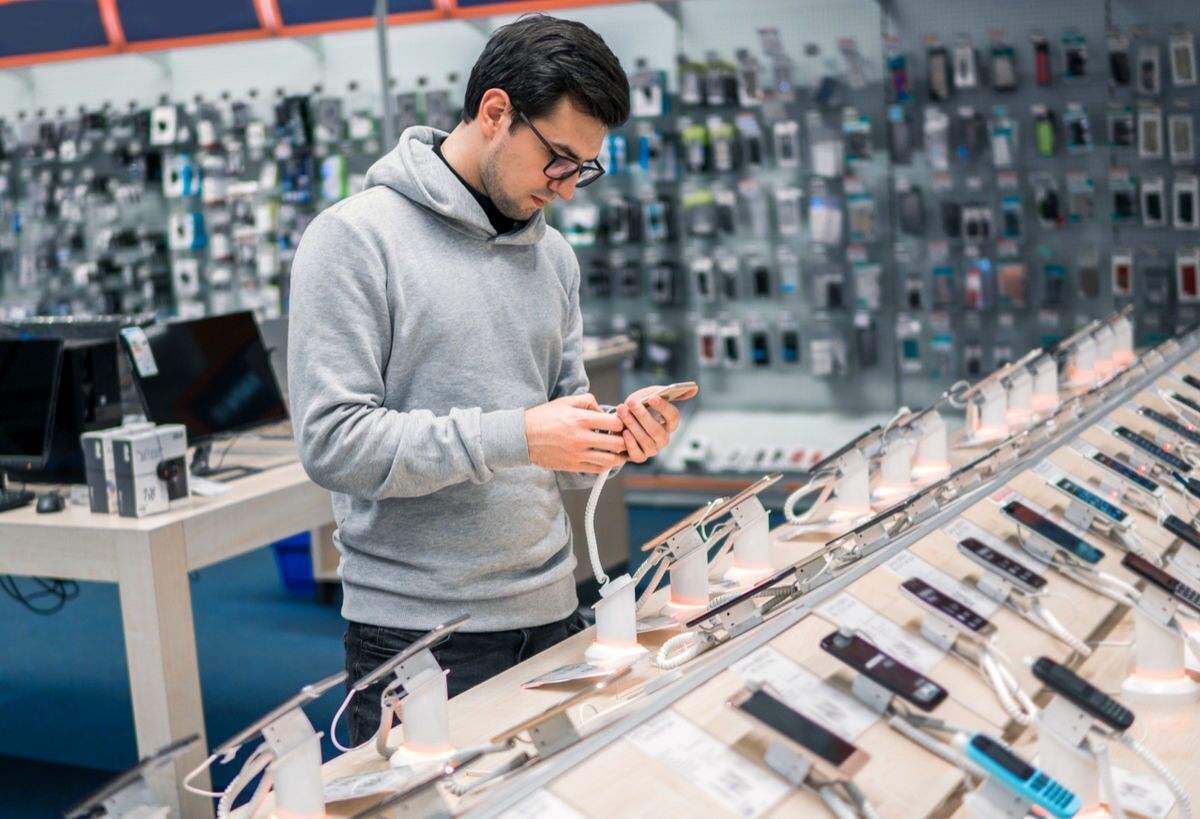 قیمت روز گوشی سامسونگ، شیائومی و آیفون؛ پرچمدار سامسونگ چقدر شد؟