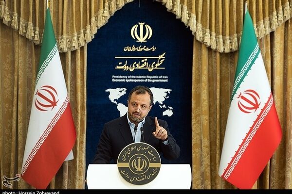  رشد نقدینگی به ۲۷ درصد کاهش یافته است/سامانه یکپارچه خودرو منحل نمی‌شود