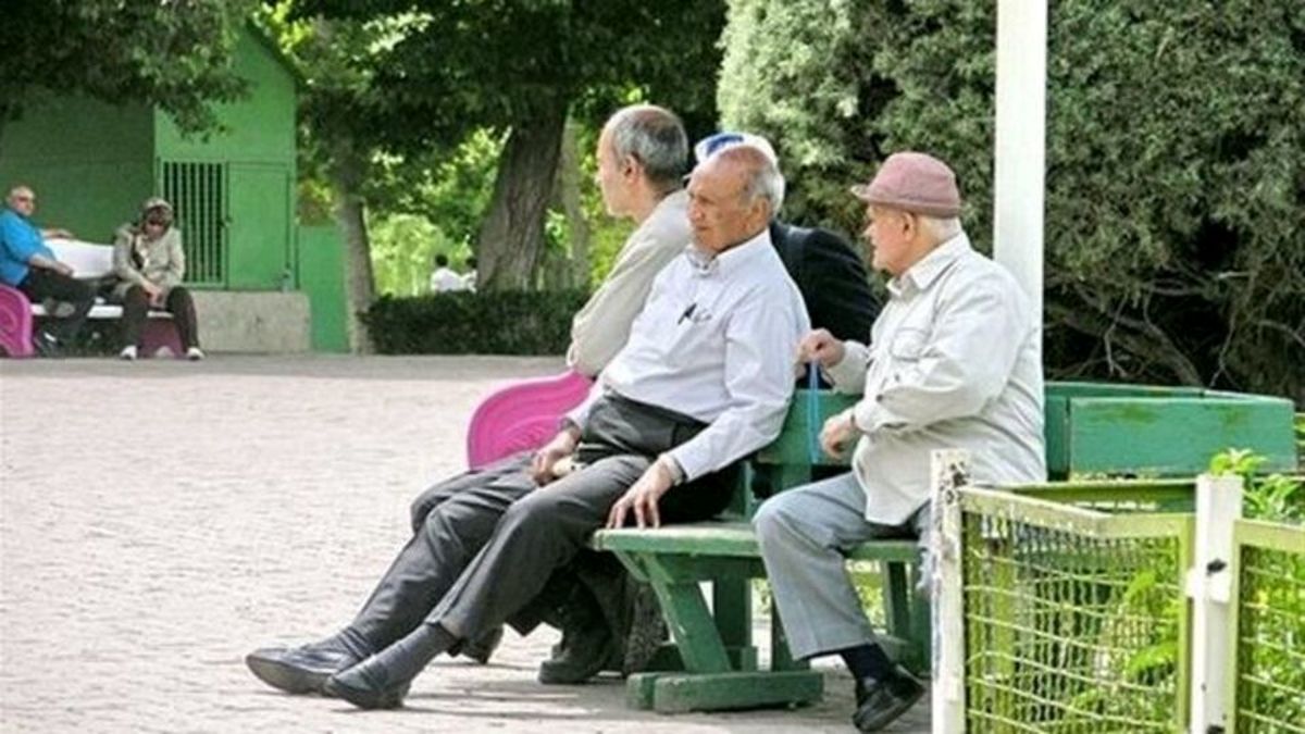 چرا از حقوق برخی بازنشستگان ۳میلیون تومان کسر شده است؟
