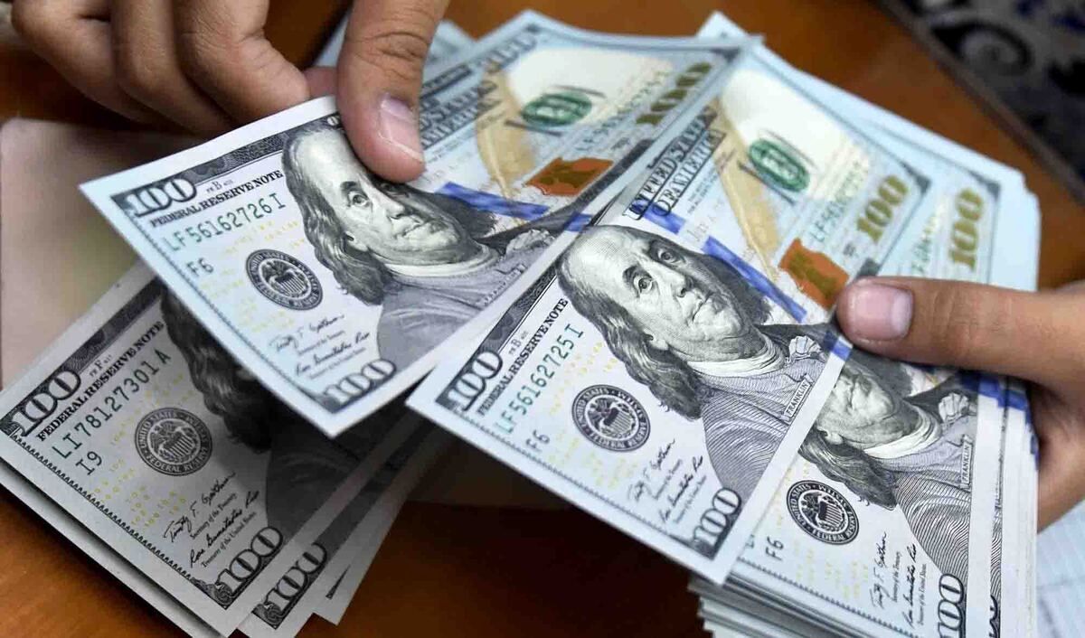 کف قیمتی دلار چه عددی است؟