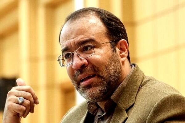 خلق پول عامل تورم است؛ صبح به صبح که از خواب بلند می‌شویم ۶-۷ هزار میلیارد به نقدینگی کشور اضافه می‌ شود/ویدئو