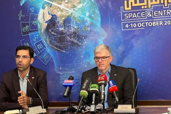 ساخت ماهواره پارس۲ آغاز شده است/ اولین پرتاب کپسول زیستی در سال ۱۴۰۲
