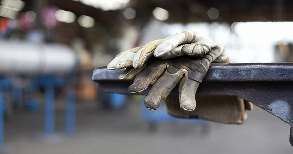 دولت زیر بار افزایش حقوق کارگران میرود؟