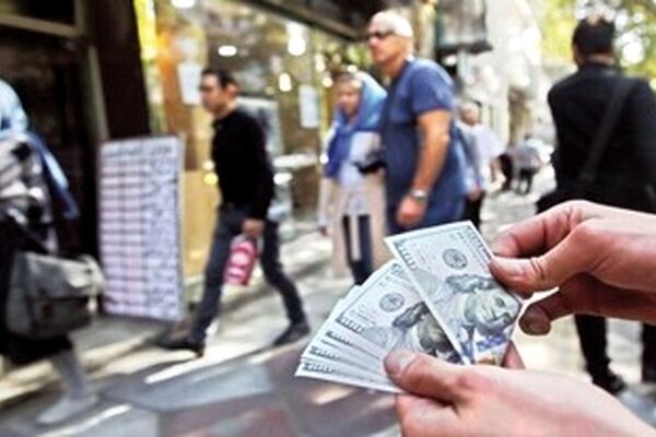 یک پیش‌بینی جالب درباره عدد دلار در خرداد و تیر/ قیمت دلار چه تغییری می‌کند؟