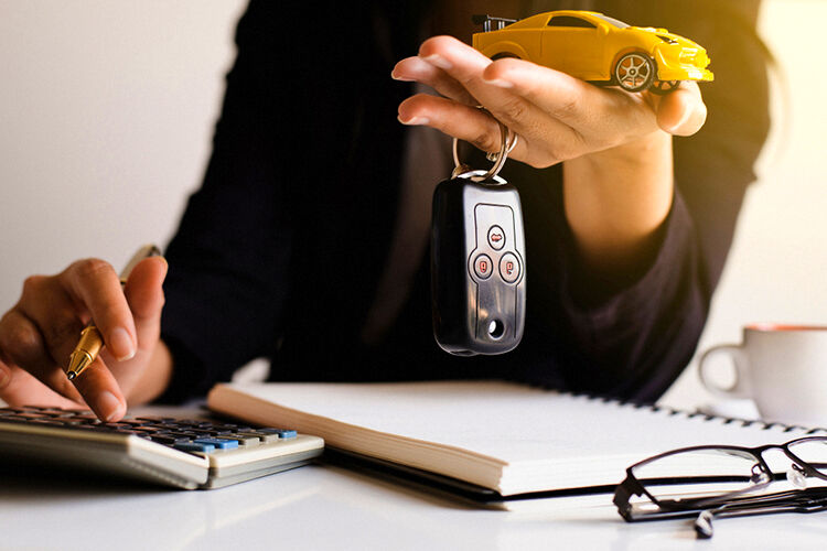 چطور خودرو اقساطی بخریم؟