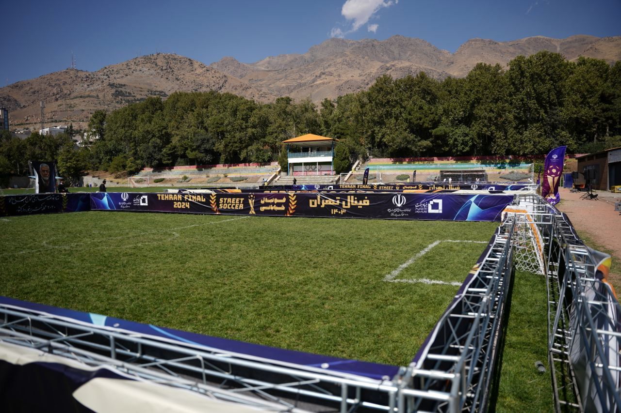 رقابت های فوتبال کشوری محلات جام شهدای 15 خرداد برگزار شد 

