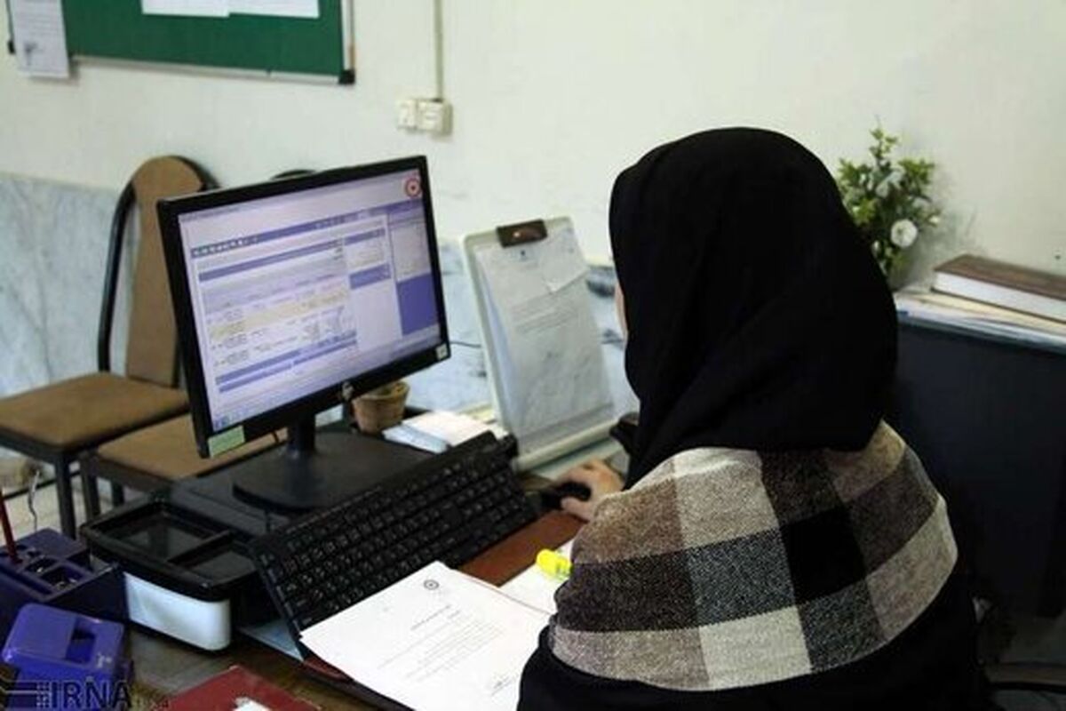 گرمای هوا ادارات را تعطیل کرد؛ دوشنبه هم دورکاری و تعطیلی