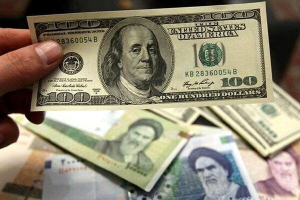 نقش مافیا در نوسان نرخ ارز؛ توصیه هایی به متقاضیان دلار
