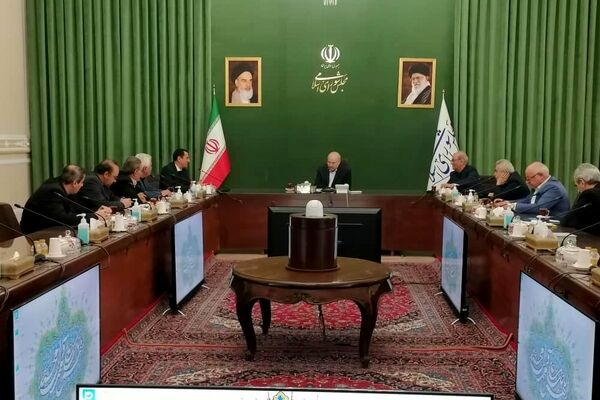 مطالبات بازنشستگان تامین اجتماعی بی واسطه با رئیس مجلس مطرح شد
