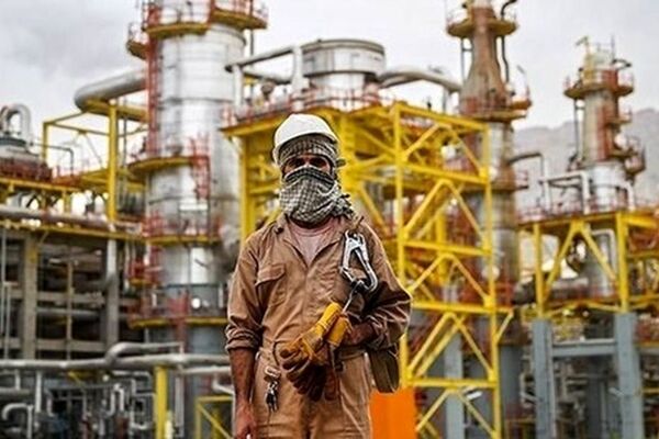 خودکشی 4 کارگر «پتروشیمی چوار» ظرف مدت یکسال/ ما زحمت می‌ کشیم جیب‌های دیگران پُر می‌شود!