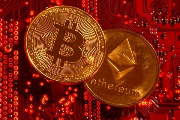 سقوط بیت کوین و اتریوم