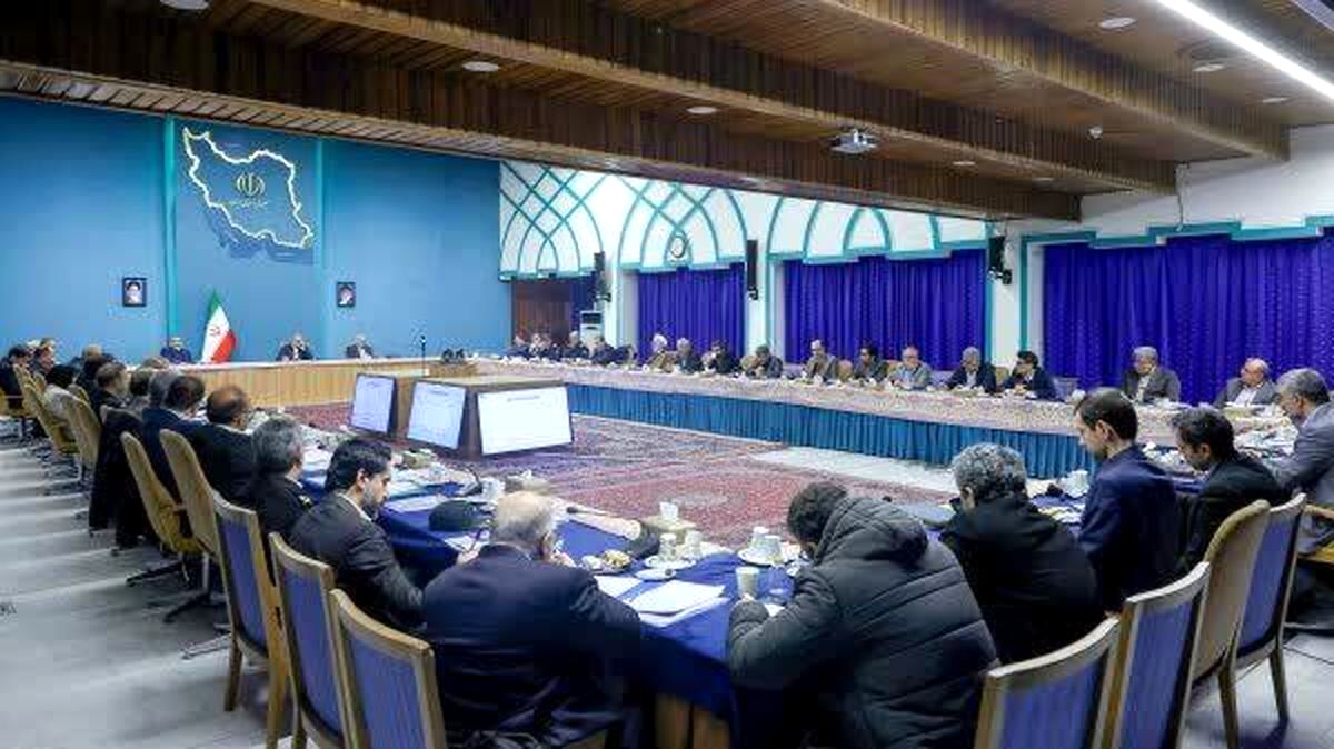 پزشکیان: دولت حتما جلوی قاچاق روزانه چند میلیون لیتر سوخت را خواهد گرفت/ دستور صریح رهبر معظم انقلاب و آزمون ولایت‌مداری یک‌یک ما مسئولان است
