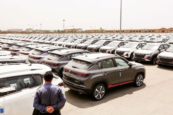 دیپورت برخی از تازه‌واردها توسط بازار
