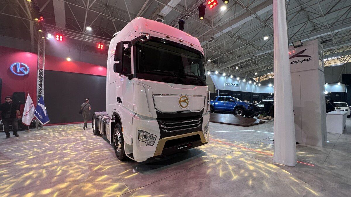 رونمایی از کشنده قدرتمند کرمان موتور در نمایشگاه خودرو شیراز