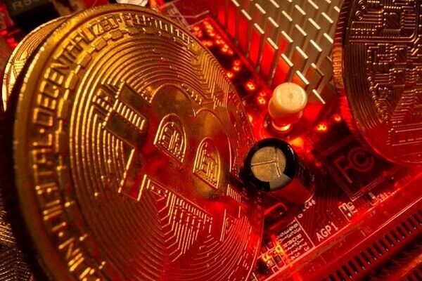 عبور بیت کوین از مرز ۱۰۵ هزار دلار
