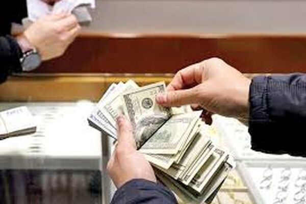 دلار در ایران از مرز ۷۸ هزار تومان گذشت

