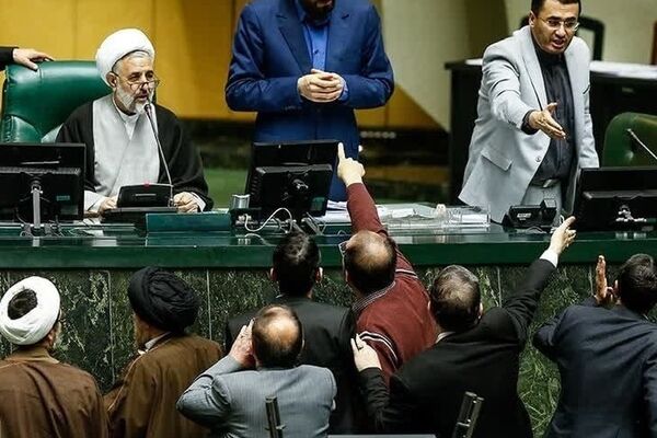 اصرار مجلس بر مصوبه مربوط به اخذ مالیات از حساب‌های غیرتجاری