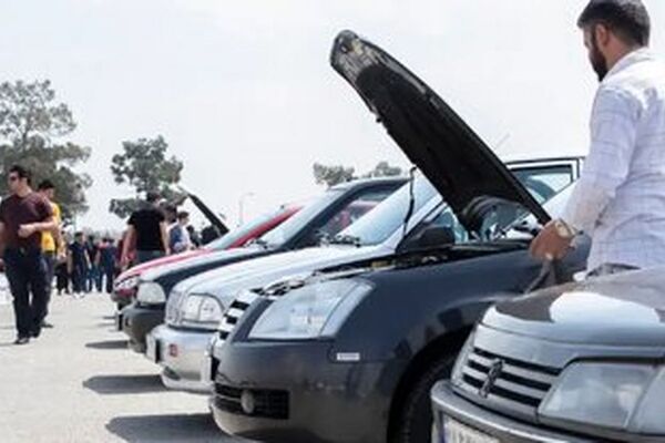 شتاب تغییر قیمت ها در بازار خودرو شدید شد
