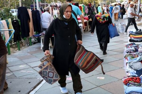 زنان اولین قربانیان شوک‌های اقتصادی پی‌در‌پی/ میلیون ها زن سرپرست فاقد پوشش بیمه