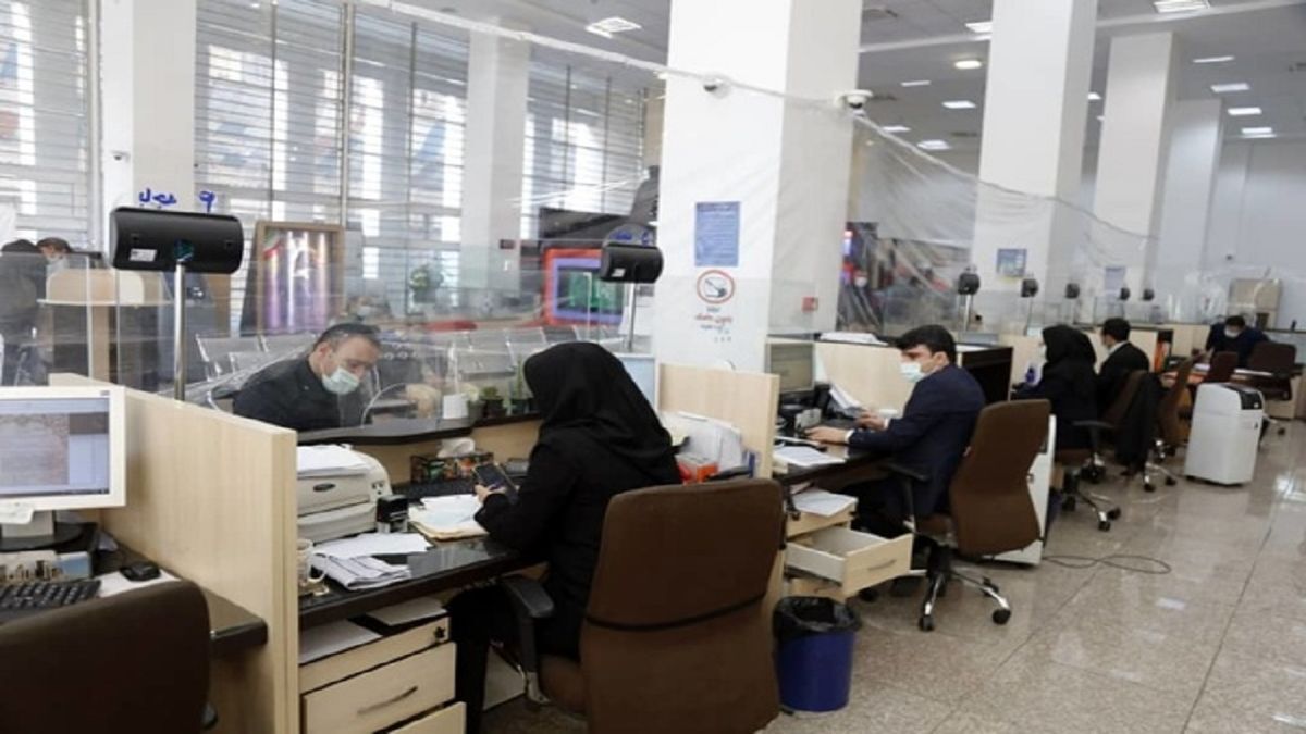 شرط سن ضامن برای دریافت تسهیلات بانکی تخلف است/ ویدئو