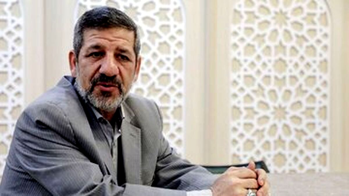 ۶۰ تا ۷۰ میلیارد دلار پول فیزیکی در دست مردم و خانه هایشان نگهداری می‌شود
