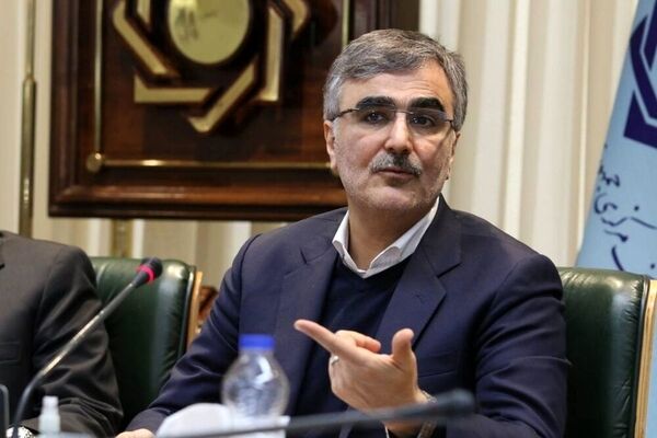فرزین: بازار نیما به بازار ارز توافقی منتقل می‌شود
