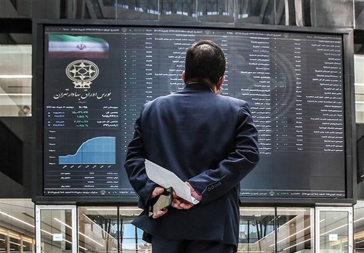 یک ادعای عجیب: واگذاری ایران خودرو به بخش خصوصی دلیل ریزش بورس است
