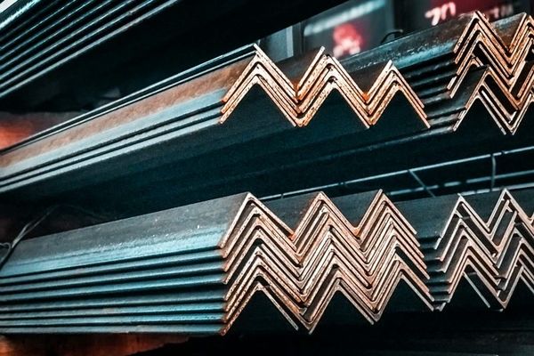 آشنایی با کاربردهای نبشی و ناودانی فولادی