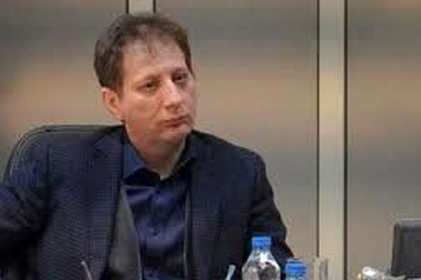 بابک زنجانی با پول هایی که از بیت المال دزدیده در حال تجارت است
