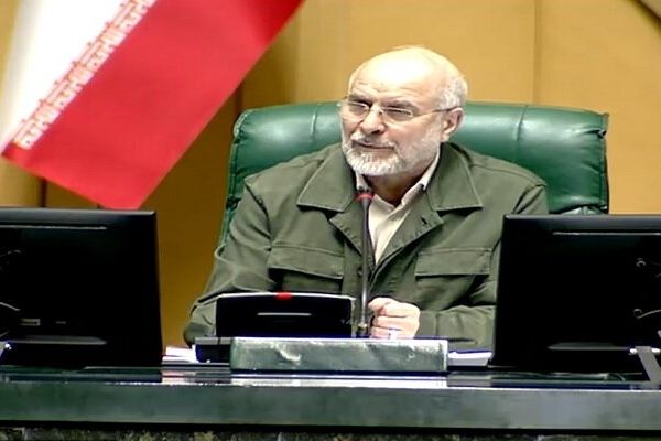  رئیس مجلس: کجا نوشته شده که حقوق طی سال فقط یک‌بار افزایش پیدا کند؟ 