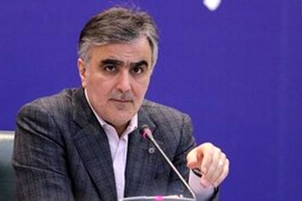 نرسیدن دلار به ۲۰۰ هزار تومان در شرایط فعلی معجزه است / وارد دوره نااطمینانی پیچیده شده‌ایم
