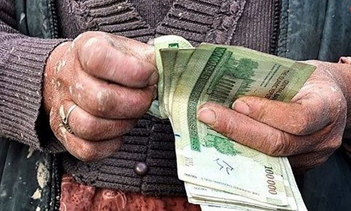 زمان واریز عیدی ۱۴۰۳ اعلام شد/ کارگران امسال چقدر عیدی می‌گیرند؟
